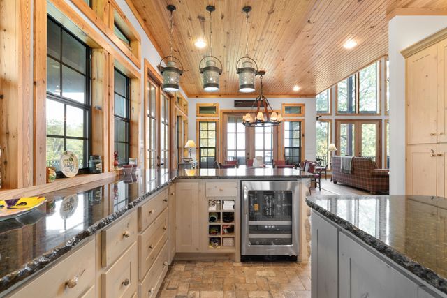 2501 Forest Hill Drive, Tool, TX 75143