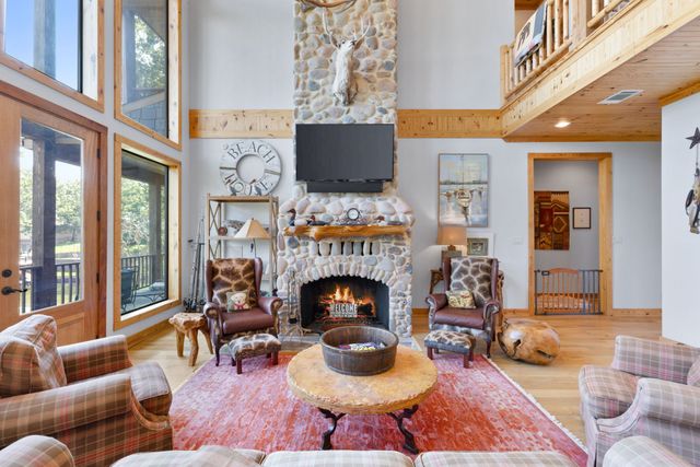 2501 Forest Hill Drive, Tool, TX 75143