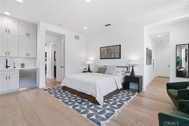 124 Chant, Irvine, CA 92618