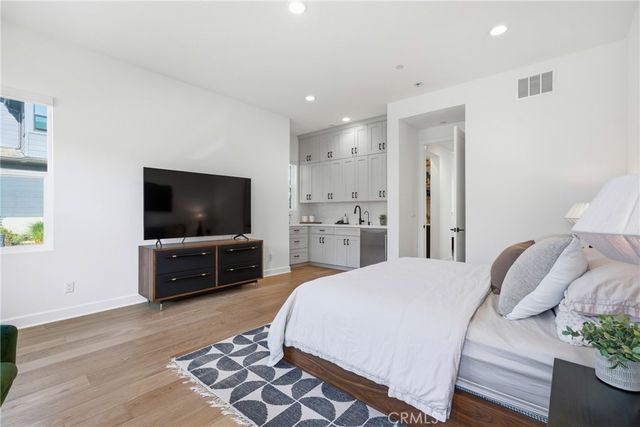 124 Chant, Irvine, CA 92618