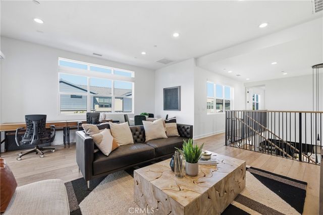 124 Chant, Irvine, CA 92618