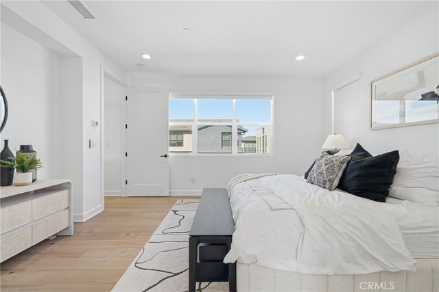 124 Chant, Irvine, CA 92618
