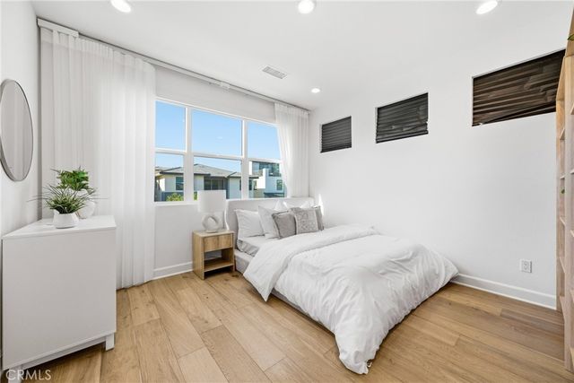 124 Chant, Irvine, CA 92618