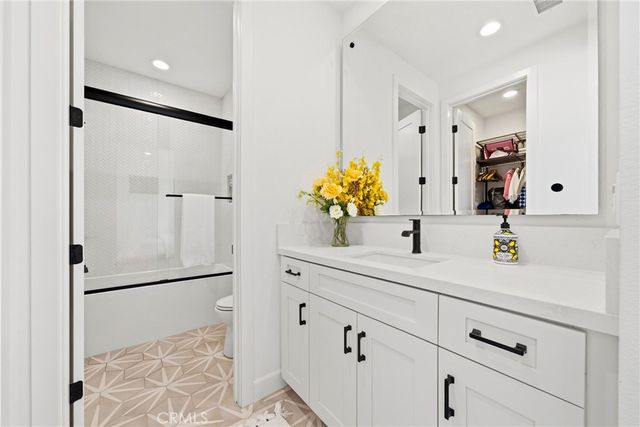124 Chant, Irvine, CA 92618
