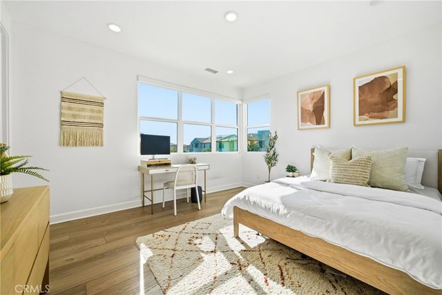 124 Chant, Irvine, CA 92618