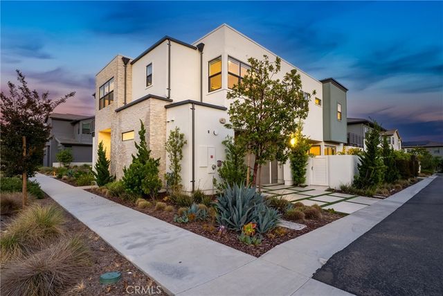124 Chant, Irvine, CA 92618