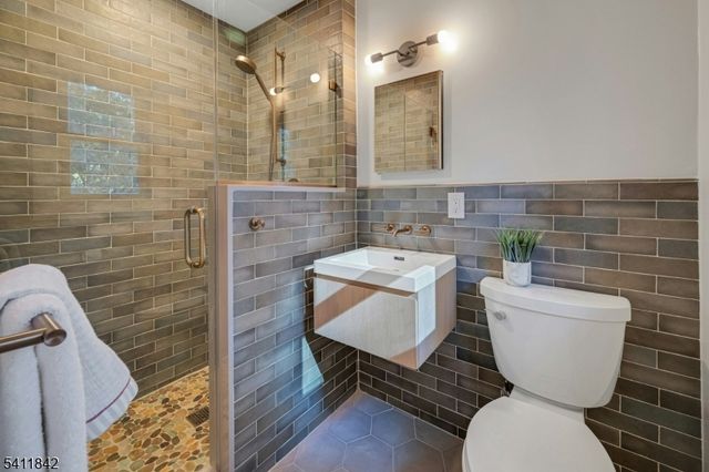 6 Mountainside Dr, Morris Twp., NJ 07960