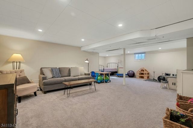 6 Mountainside Dr, Morris Twp., NJ 07960