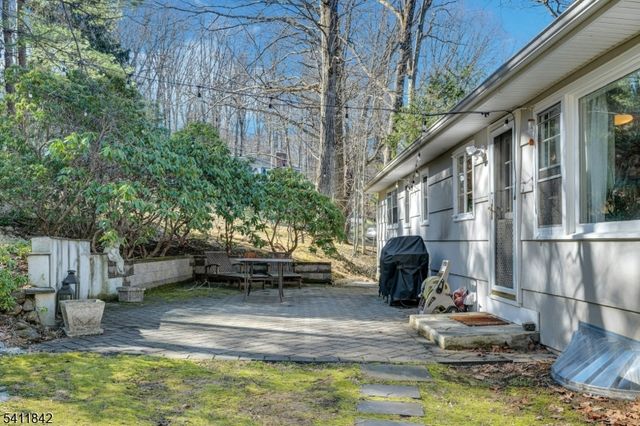 6 Mountainside Dr, Morris Twp., NJ 07960