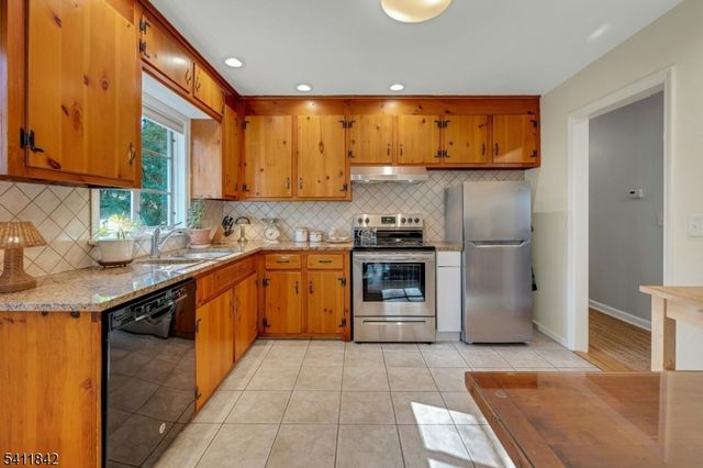 6 Mountainside Dr, Morris Twp., NJ 07960