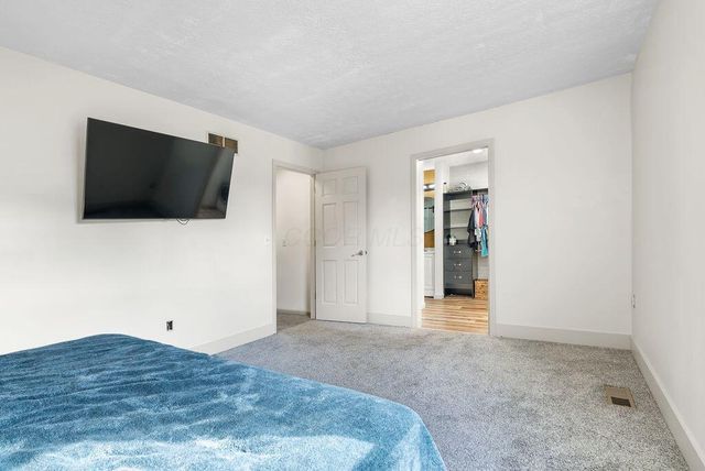 2382 Clover Blossom Court, Grove City, OH 43123