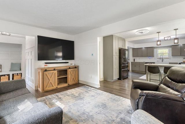 2382 Clover Blossom Court, Grove City, OH 43123