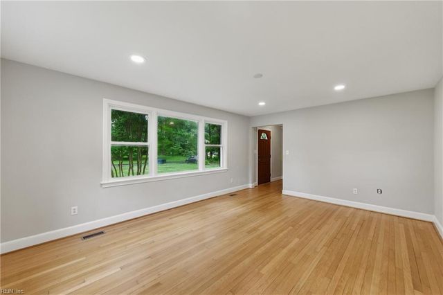 4328 Thoroughgood DR, Virginia Beach, VA 23455