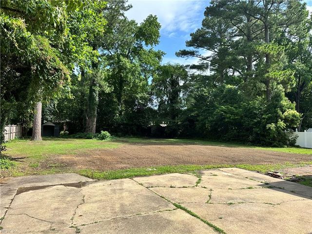 4328 Thoroughgood DR, Virginia Beach, VA 23455
