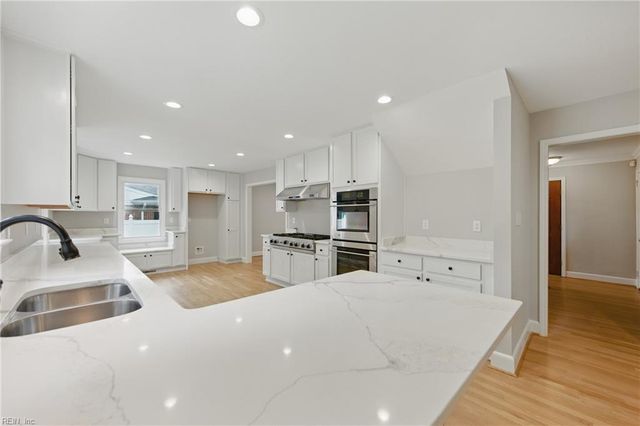 4328 Thoroughgood DR, Virginia Beach, VA 23455