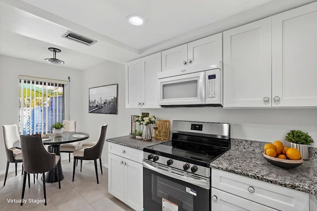 6184 SE Georgetown Place, Hobe Sound, FL 33455