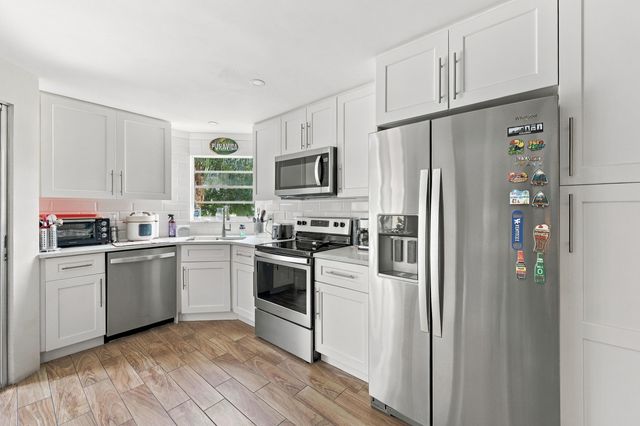 3810 Via Poinciana 202, Lake Worth, FL 33467