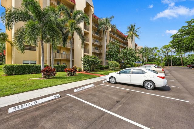 3810 Via Poinciana 202, Lake Worth, FL 33467