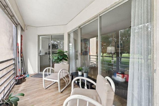 3810 Via Poinciana 202, Lake Worth, FL 33467