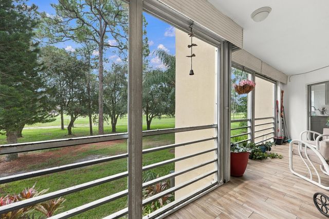3810 Via Poinciana 202, Lake Worth, FL 33467