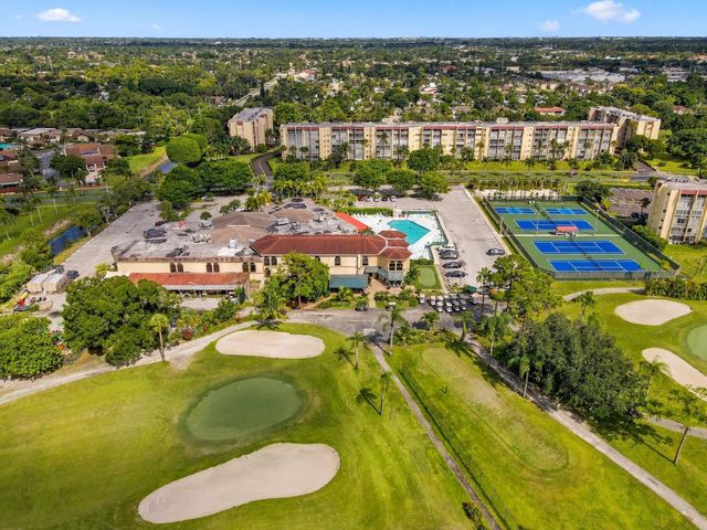 3810 Via Poinciana 202, Lake Worth, FL 33467