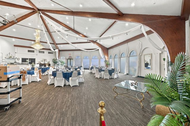 3810 Via Poinciana 202, Lake Worth, FL 33467