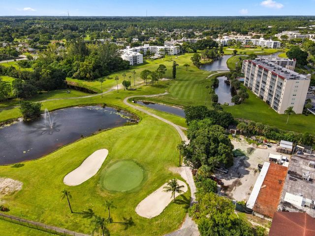3810 Via Poinciana 202, Lake Worth, FL 33467