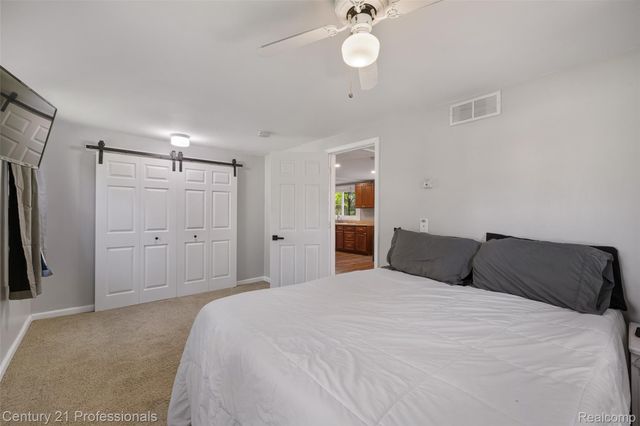 2830 Deland Road, Waterford Charter Township, MI 48329