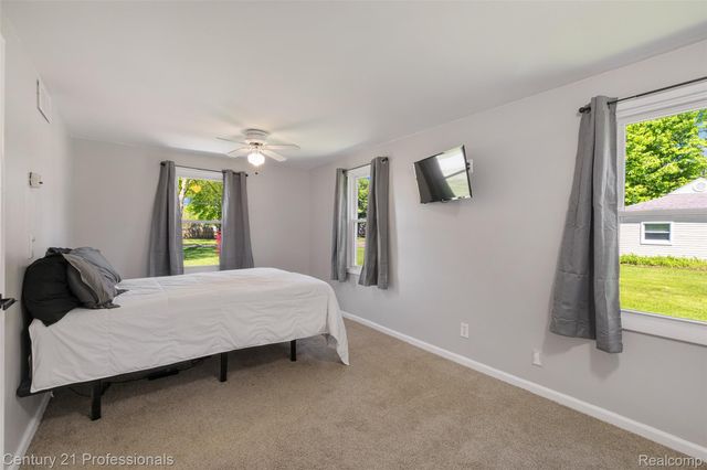 2830 Deland Road, Waterford Charter Township, MI 48329