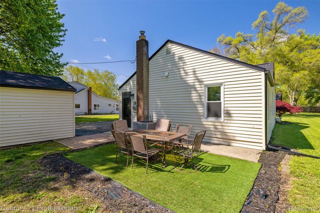 2830 Deland Road, Waterford Charter Township, MI 48329