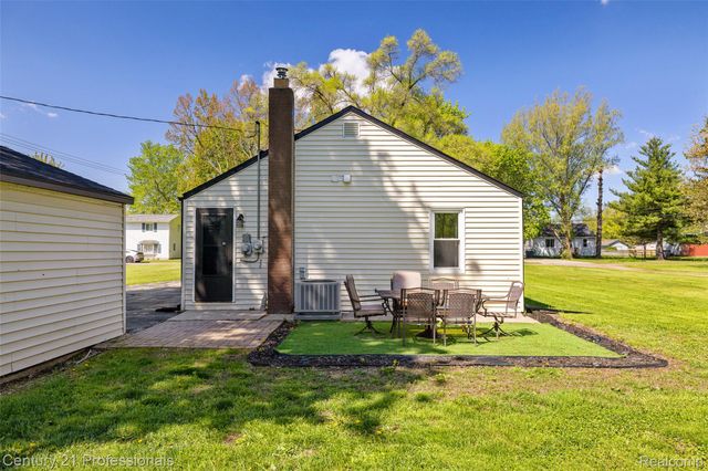 2830 Deland Road, Waterford Charter Township, MI 48329
