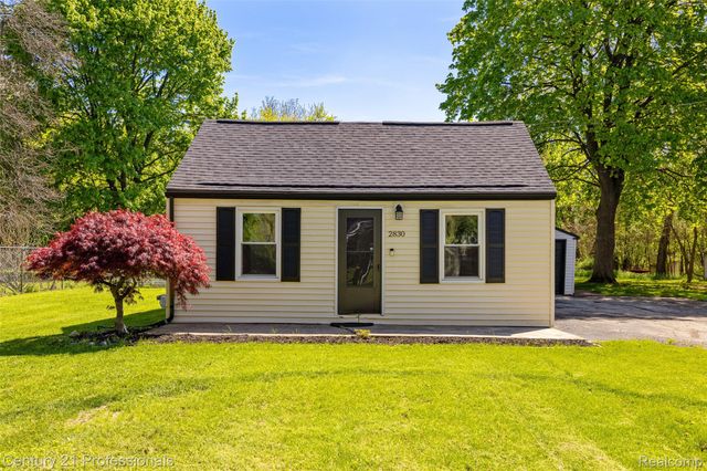 2830 Deland Road, Waterford Charter Township, MI 48329