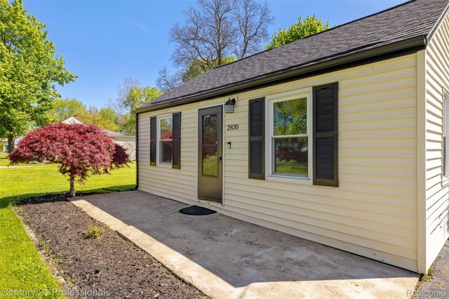 2830 Deland Road, Waterford Charter Township, MI 48329