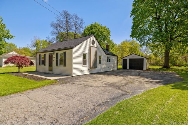 2830 Deland Road, Waterford Charter Township, MI 48329