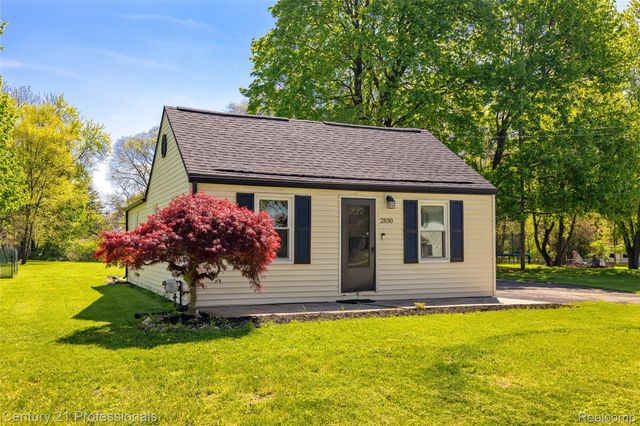 2830 Deland Road, Waterford Charter Township, MI 48329