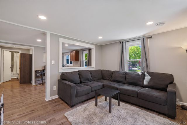 2830 Deland Road, Waterford Charter Township, MI 48329