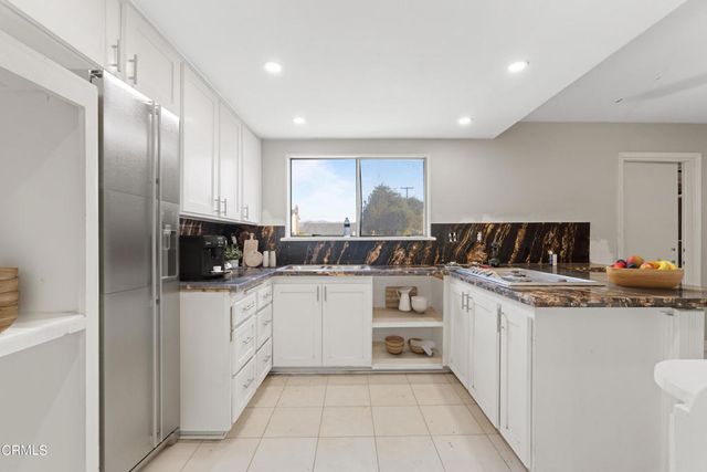 8272 Tiara Street, Ventura, CA 93004