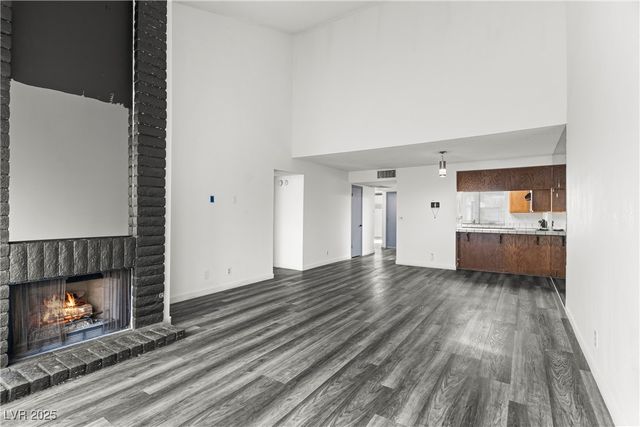 4533 Madreperla Street, Las Vegas, NV 89121