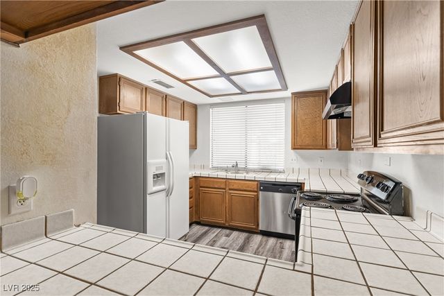 4533 Madreperla Street, Las Vegas, NV 89121