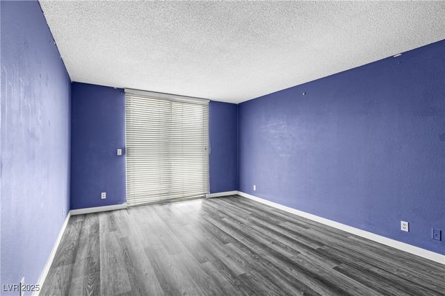 4533 Madreperla Street, Las Vegas, NV 89121