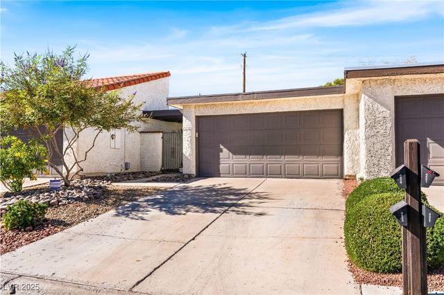 4533 Madreperla Street, Las Vegas, NV 89121