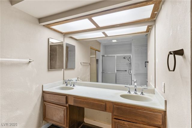 4533 Madreperla Street, Las Vegas, NV 89121