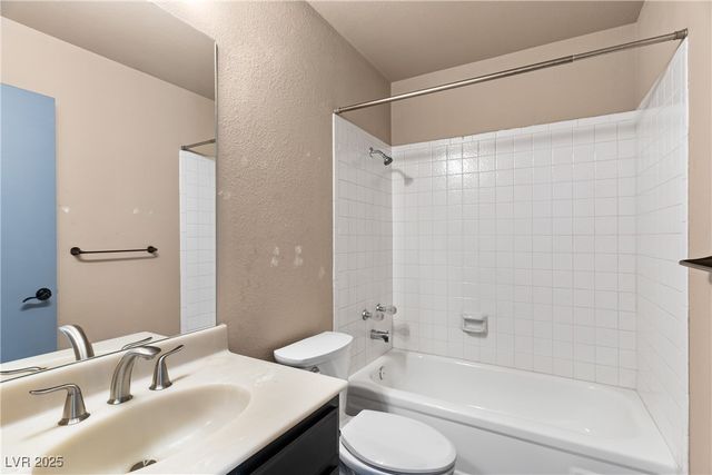 4533 Madreperla Street, Las Vegas, NV 89121