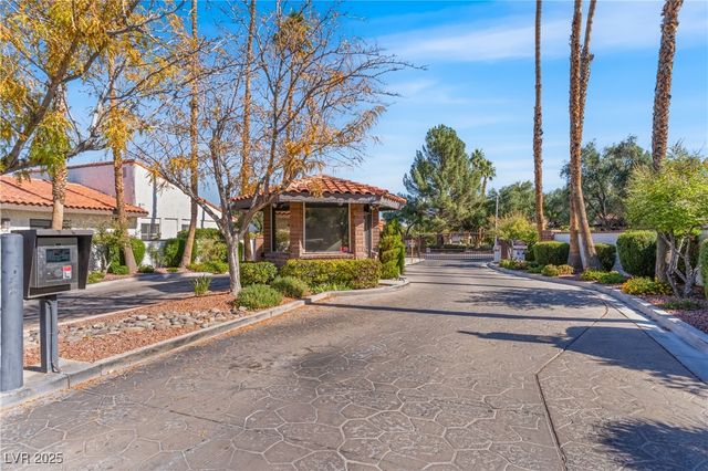 4533 Madreperla Street, Las Vegas, NV 89121