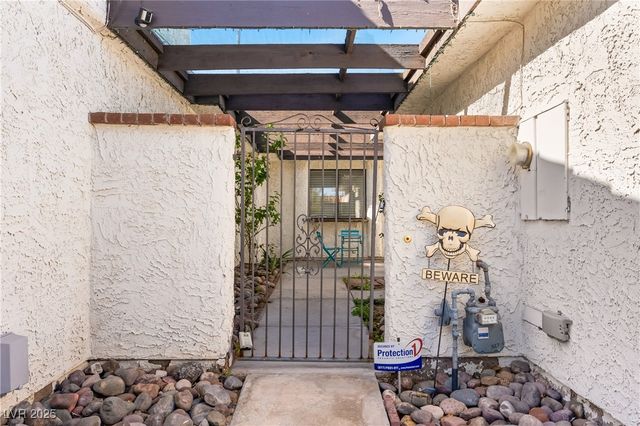 4533 Madreperla Street, Las Vegas, NV 89121