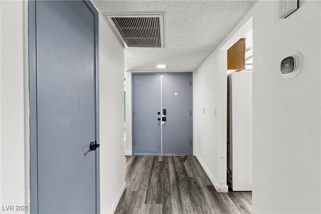 4533 Madreperla Street, Las Vegas, NV 89121