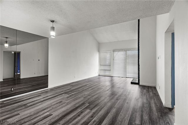 4533 Madreperla Street, Las Vegas, NV 89121