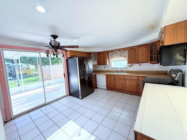 156 Francis Dr NE, Port Charlotte, FL 33395