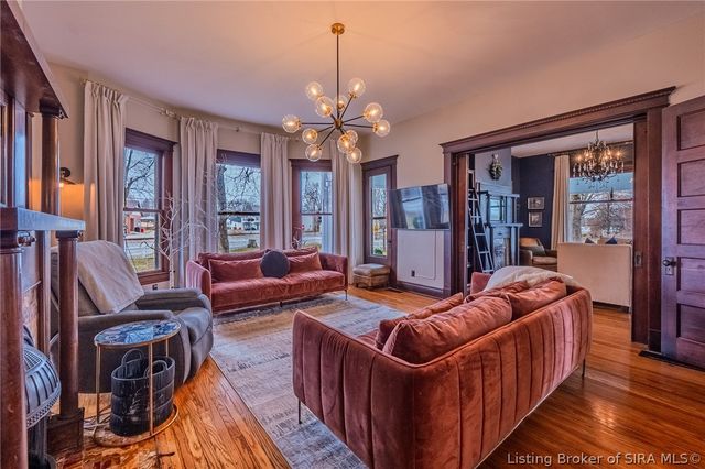 912 Main Street, Memphis, IN 47143