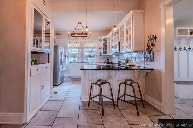 912 Main Street, Memphis, IN 47143